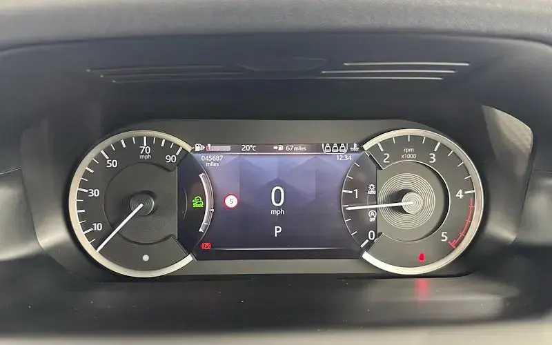 Used Land Rover Discovery Sport SE Dynamic 204 HP (150 kW) 2022 Red SUV