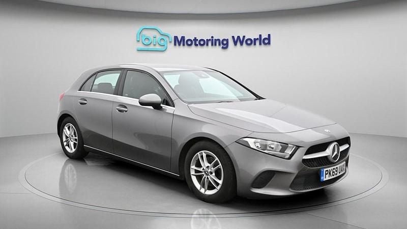Used Mercedes A180 SE 136 HP (100 kW) 2019 Grey Hatchback