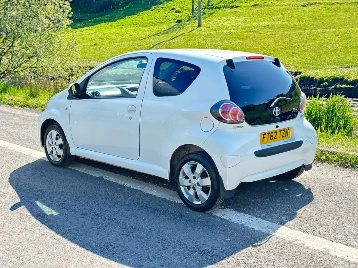 Usado Toyota Aygo 2013 Branco Citadino