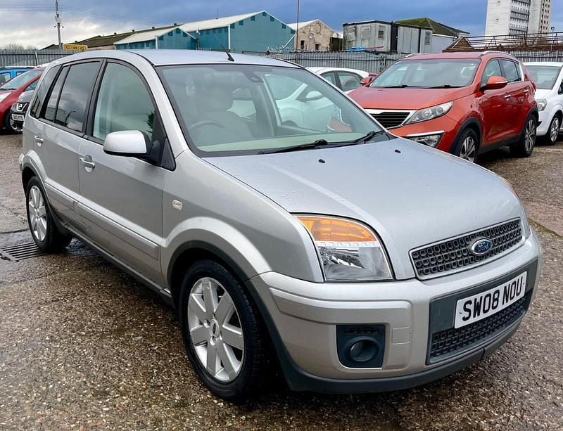 Silver Used 2008 Ford Fusion Hatchback | £1,850 (Fair price) - Image 1/4