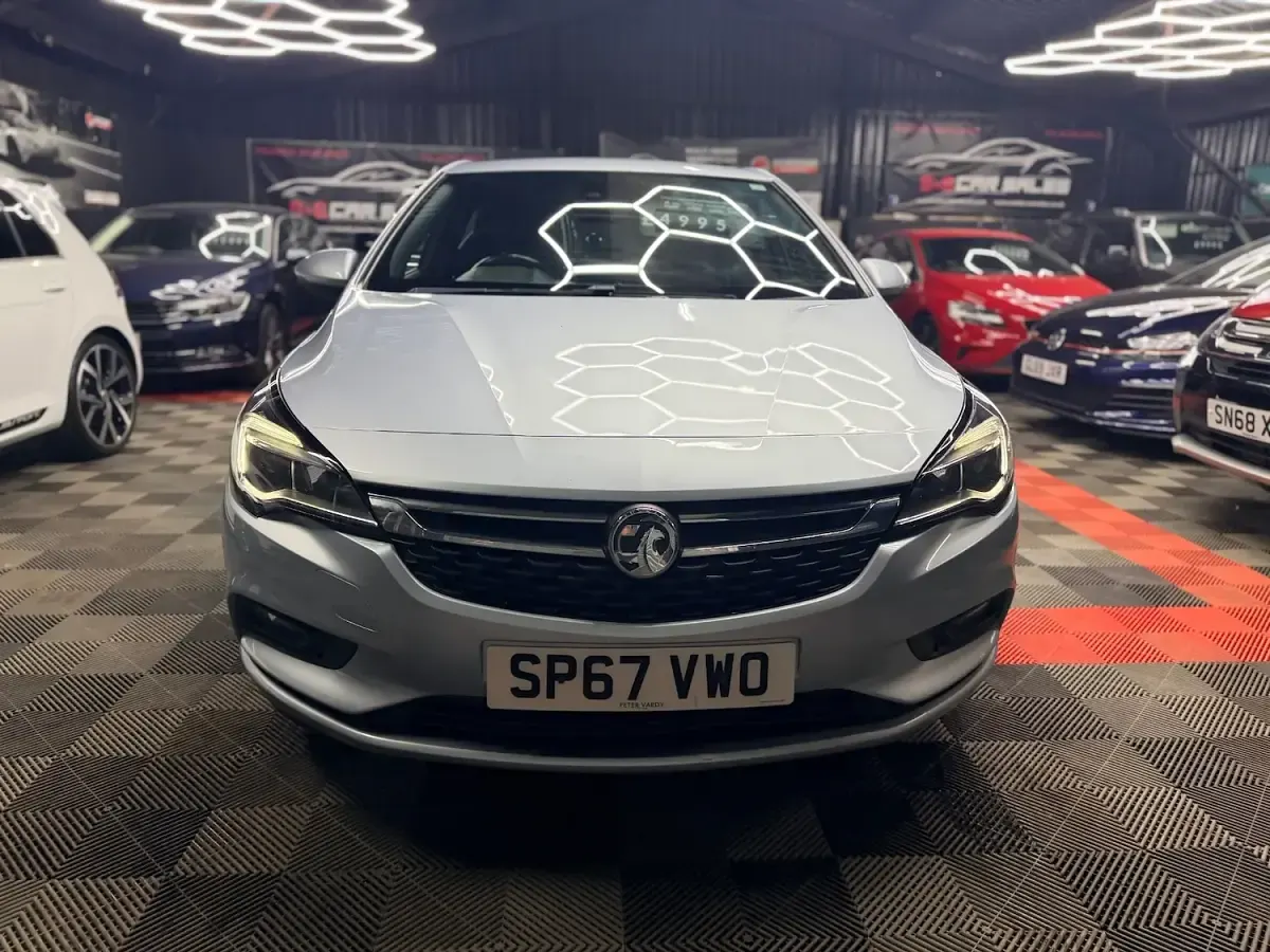 Used Vauxhall Astra SRi 2017 Silver Hatchback