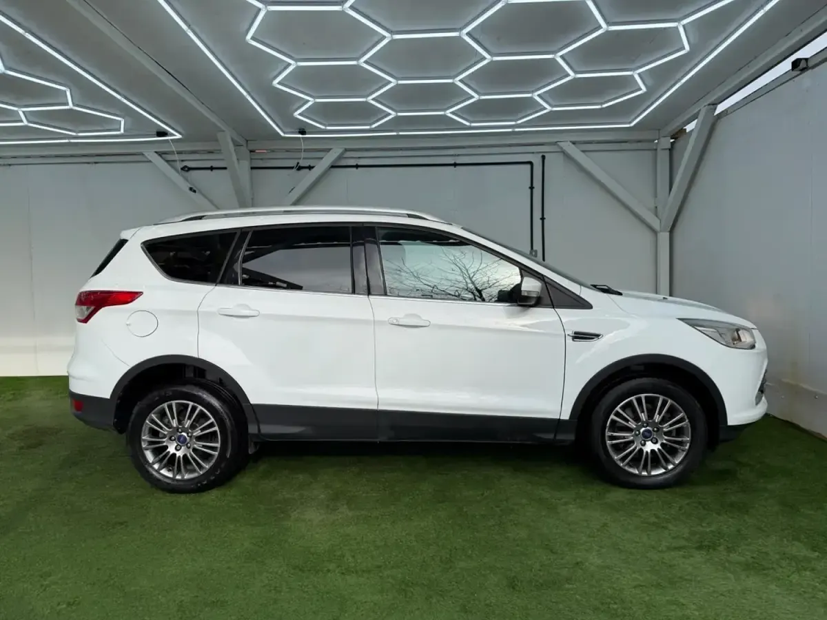Second-hand Ford Kuga Titanium 163 CP (119 kW) 2014 Alb SUV