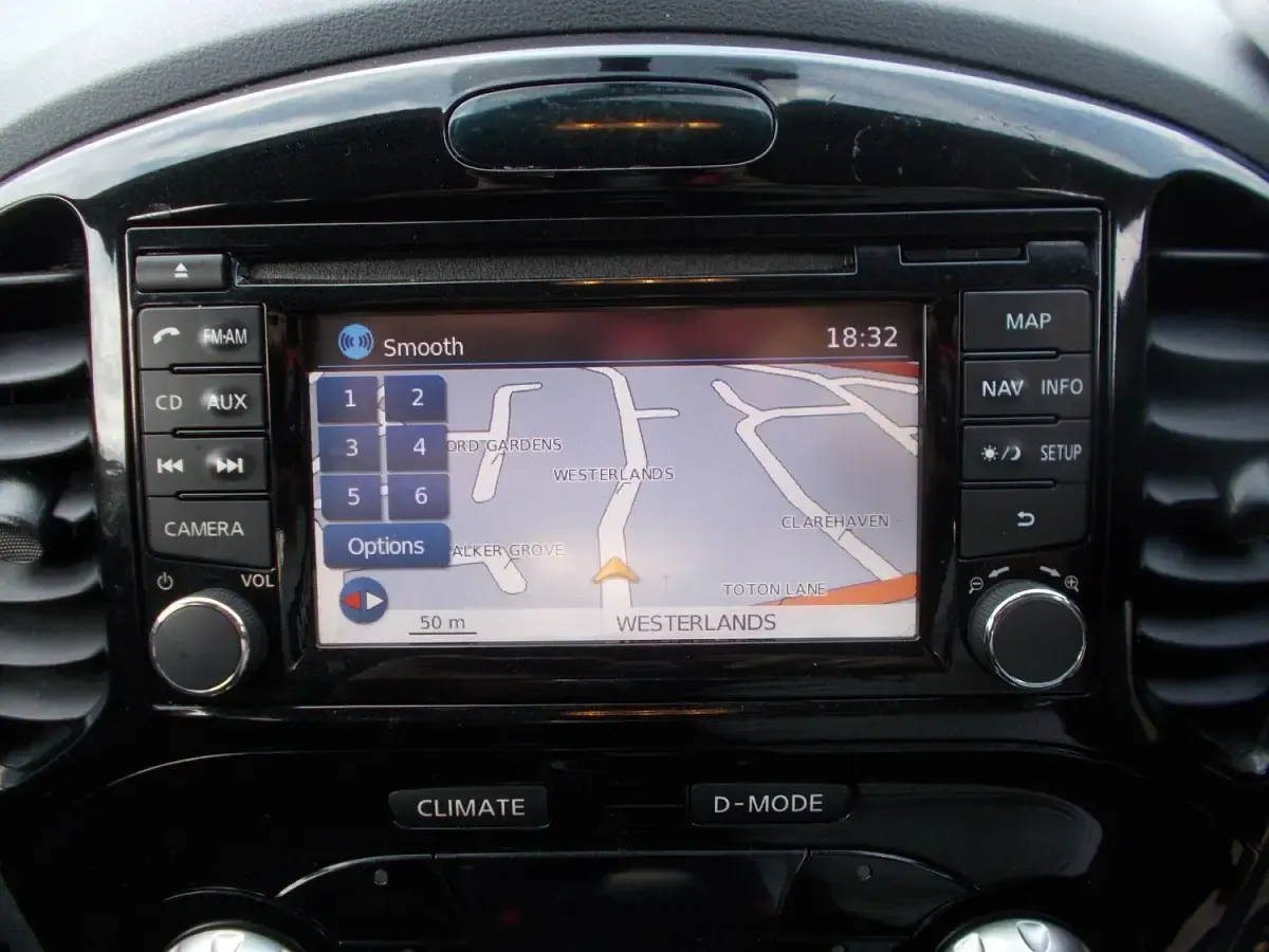 Used Nissan Juke N-TEC 110 HP (80 kW) 2013 White SUV