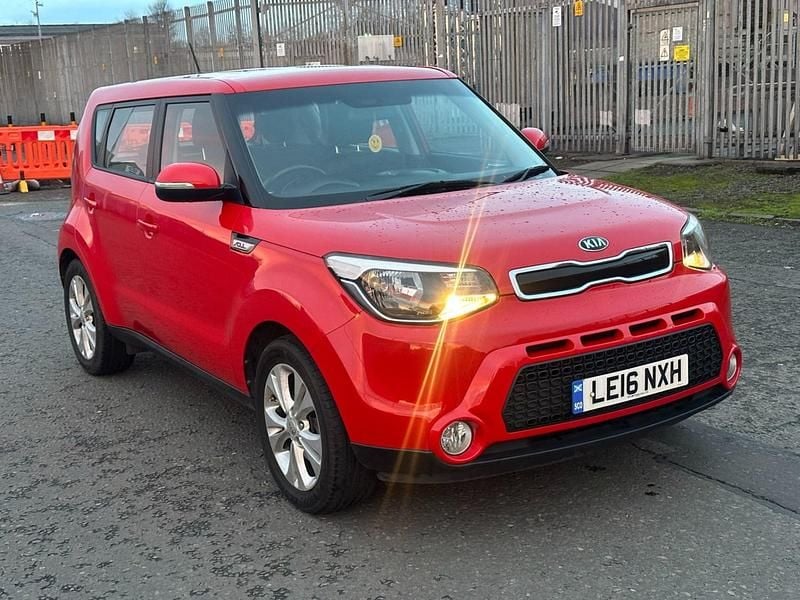 Red Used 2016 Kia Soul SUV | £6,695 (Fair price) - Image 1/4