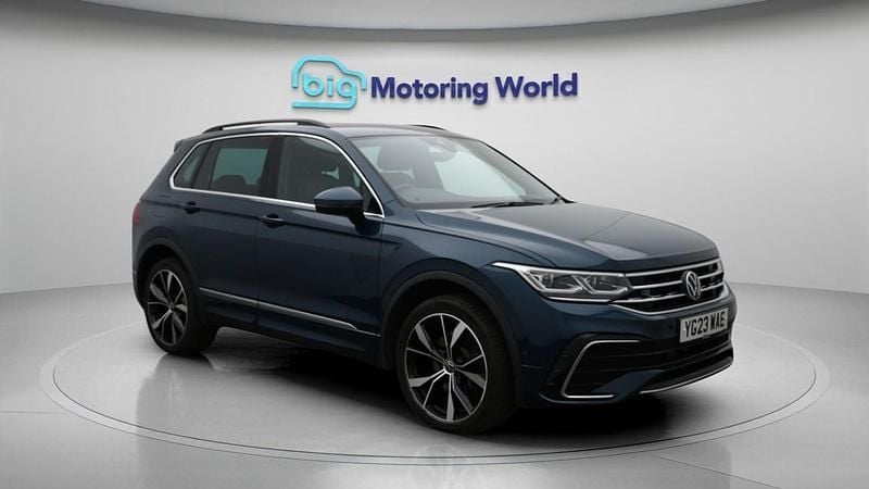 Used VW Tiguan R-line 245 HP (180 kW) 2023 Blue SUV