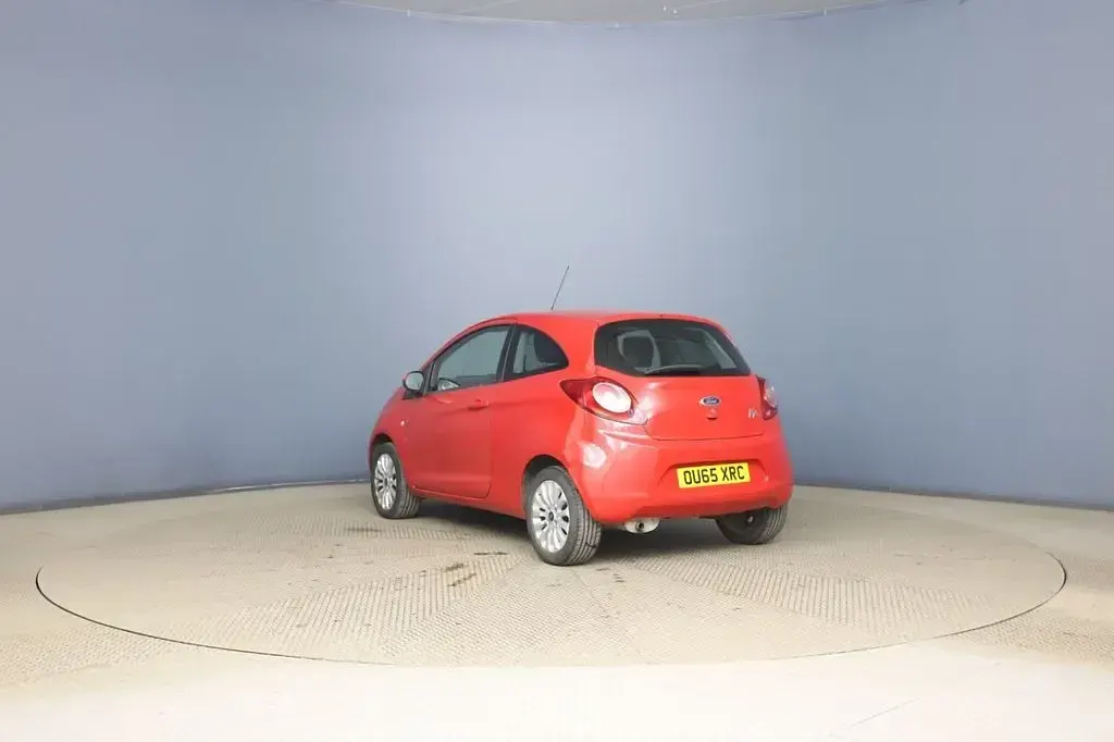 Used Ford Ka Zetec 69 HP (50 kW) 2015 Red Hatchback