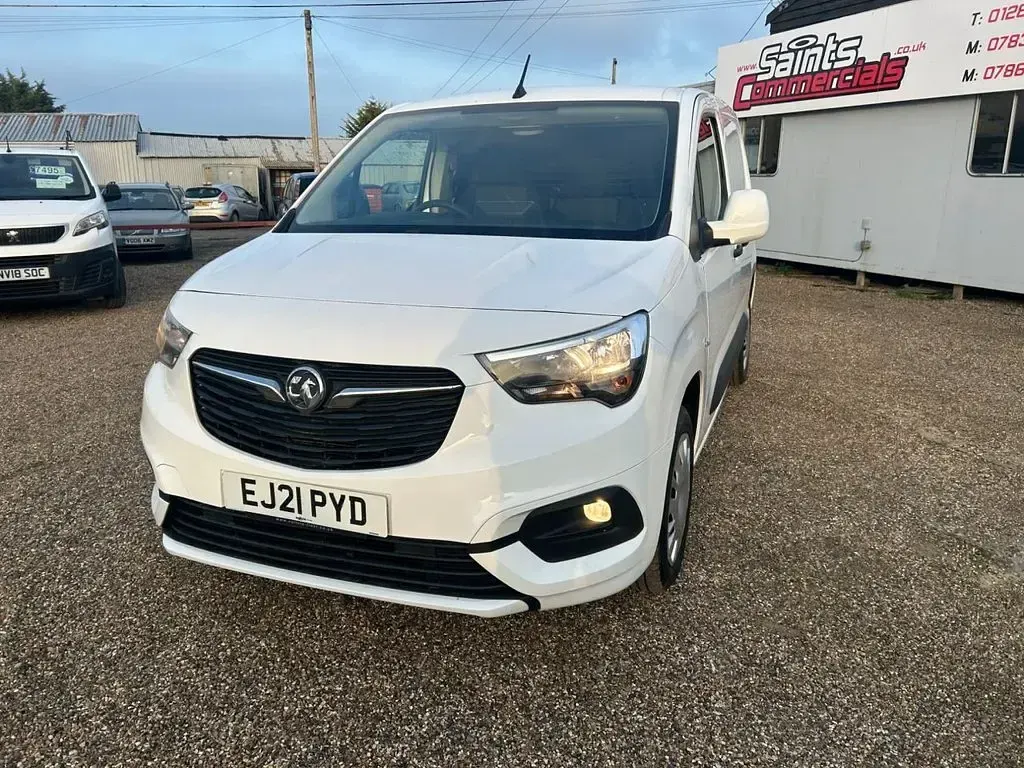 Used Vauxhall Combo Sportive 100 HP (73 kW) 2021 White MPV