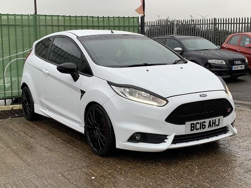 Usado Ford Fiesta ST 2016 Branco Citadino