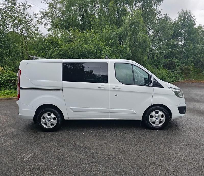 Used Ford Transit Custom Limited 130 HP (95 kW) 2017 White Van