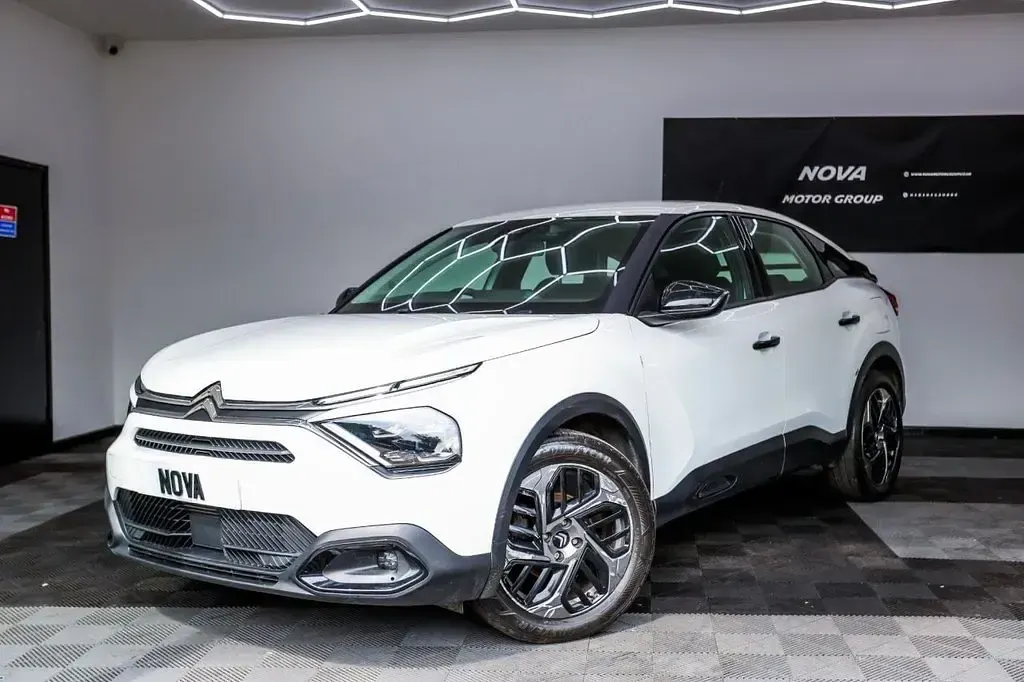 Used Citroën C4 PureTech 102 HP (75 kW) 2023 White SUV
