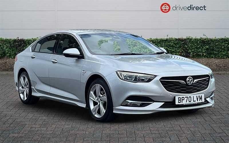 Metallic sovereign silver Used 2020 Vauxhall Insignia Sport Hatchback | £9,395 (Fair price) - Image 1/4