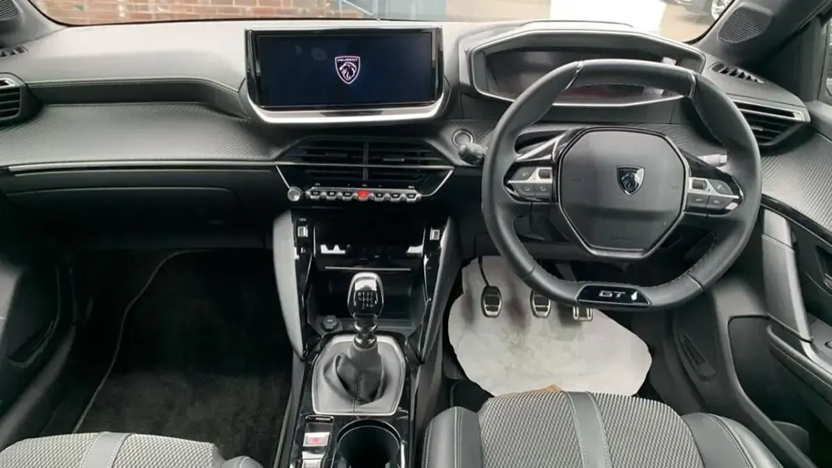Second-hand Peugeot 208 GT 99 CP (72 kW) 2025 Gri Hatchback