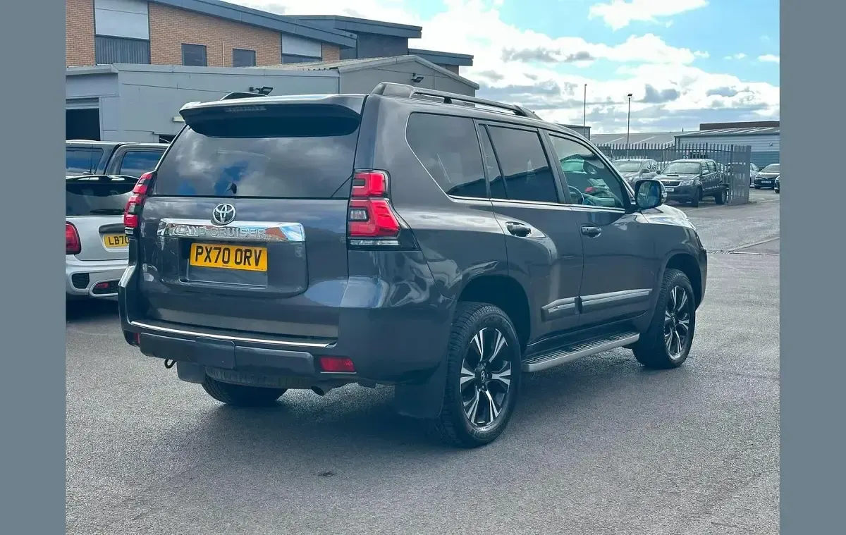 Used Toyota Land Cruiser 174 HP (127 kW) 2020 Grey SUV