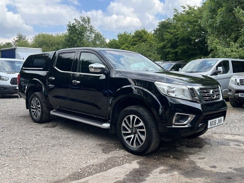 Black Used 2018 Nissan Navara Acenta+ Pickup | £11,994 (Super price) - Image 1/4