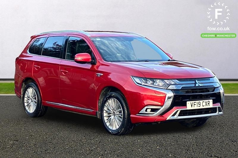 Used Mitsubishi Outlander P-HEV 177 HP (130 kW) 2018 Red Estate