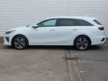 Used Kia Ceed 138 HP (101 kW) 2021 White Hatchback