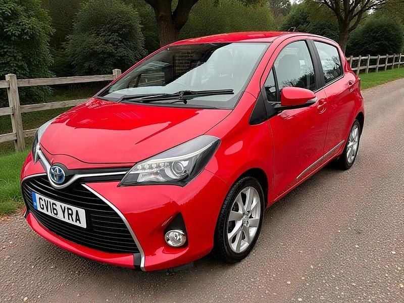 Used Toyota Yaris Hybrid 2016 Red Hatchback