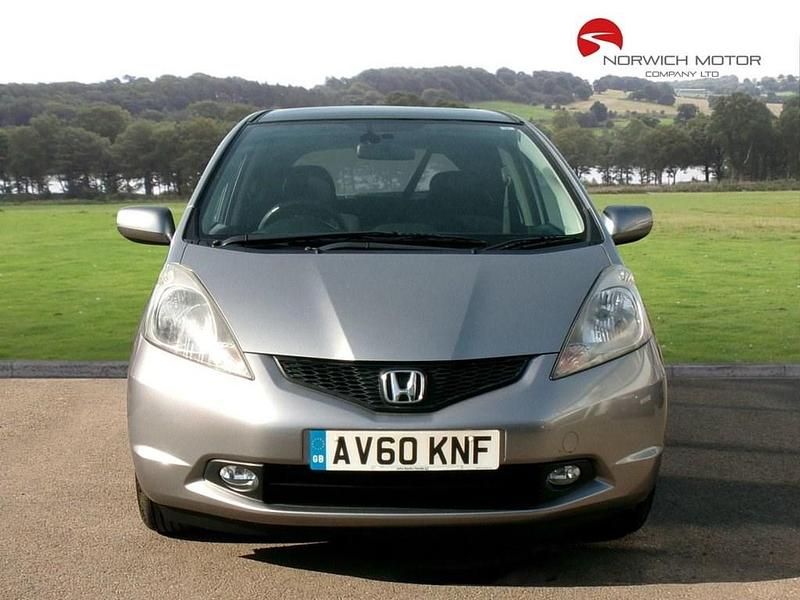 Used Honda Jazz EX 100 HP (73 kW) 2010 Silver Hatchback