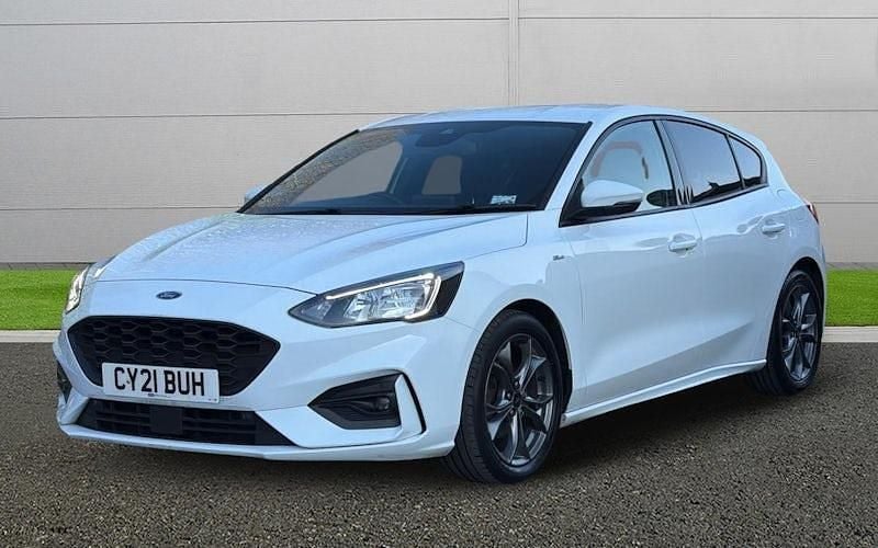 Used Ford Focus ST-Line 125 HP (91 kW) 2021 White Hatchback