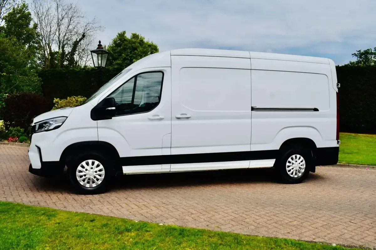 Used Maxus V90 161 HP (118 kW) 2024 White Van
