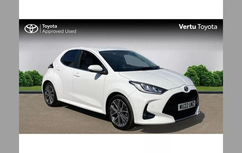 White Used 2022 Toyota Yaris Hybrid Hatchback | £18,045 (Fair price) - Image 1/4