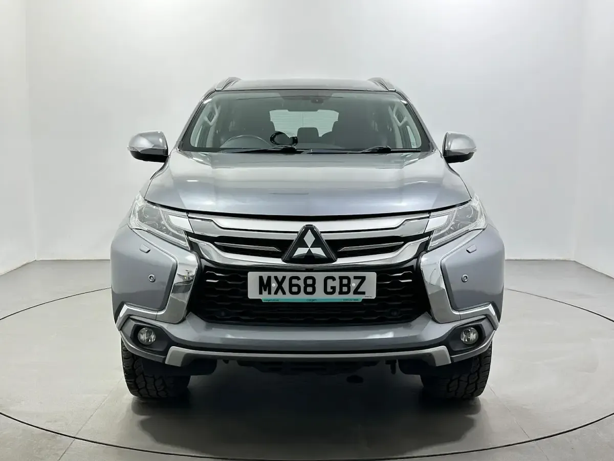 Used Mitsubishi Shogun 181 HP (133 kW) 2018 Grey SUV