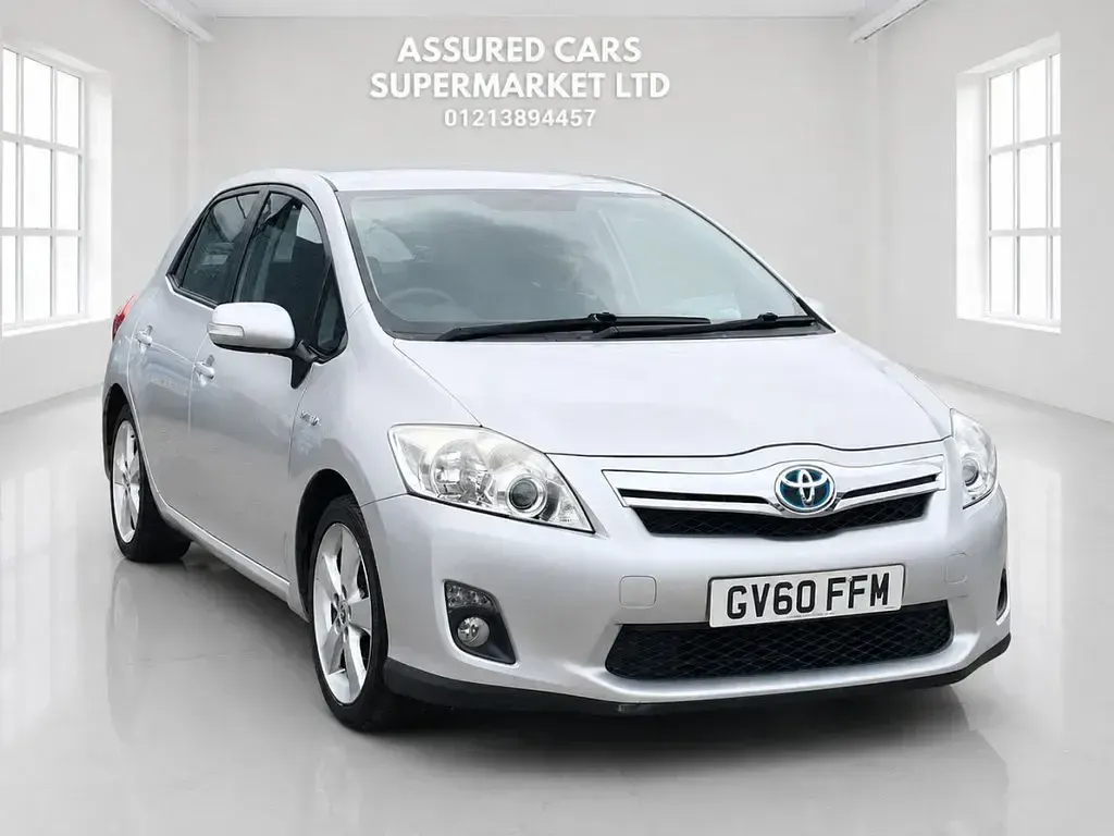 Used Toyota Auris Hybrid T4 136 HP (100 kW) 2010 Silver Hatchback