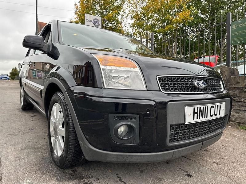 Black Used 2011 Ford Fusion Titanium Hatchback | £3,495 (A bit pricey) - Image 1/4