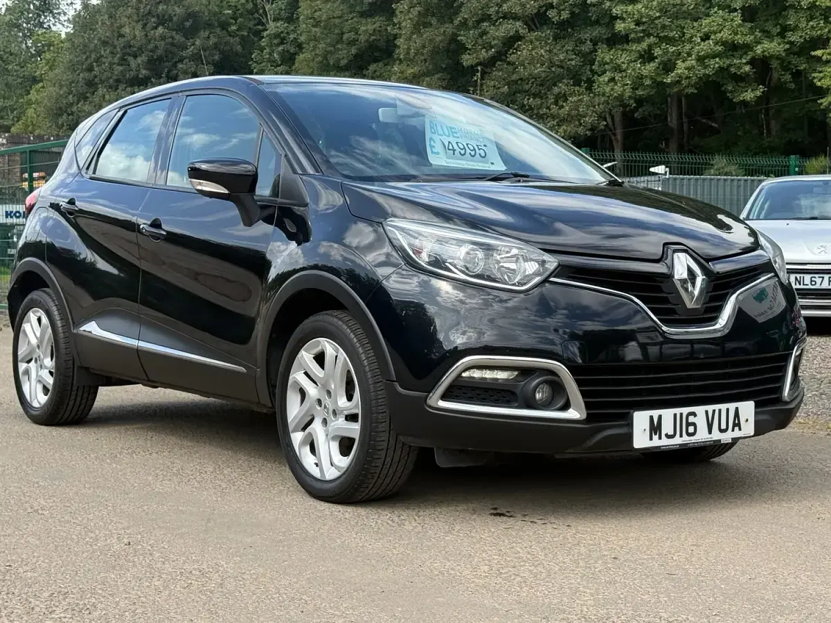 Used Renault Captur Dynamique 90 HP (66 kW) 2016 Black SUV