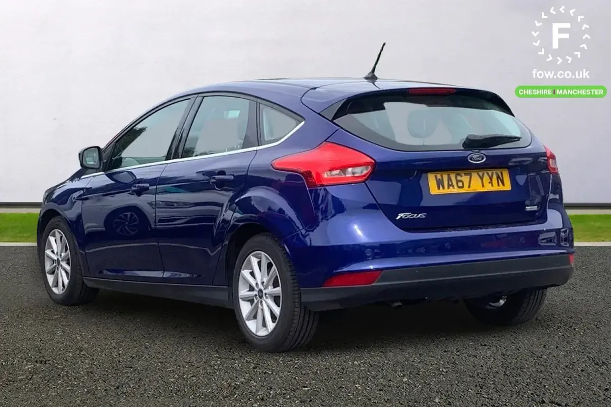 Used Ford Focus Titanium 125 HP (91 kW) 2017 Blue Hatchback