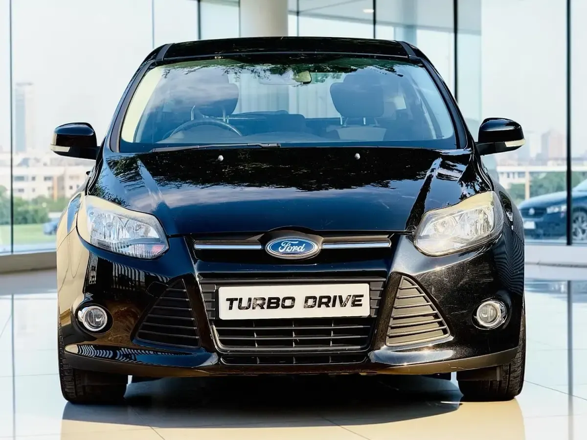 Used Ford Focus Zetec 125 HP (91 kW) 2011 Black Hatchback
