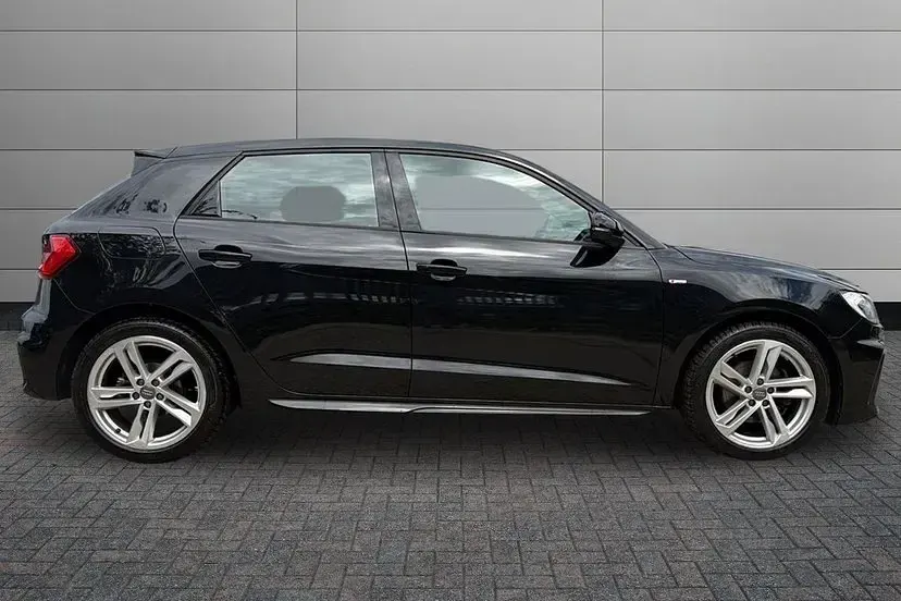 Used Audi A1 Sportback S-Line 114 HP (83 kW) 2019 Mythos black Hatchback