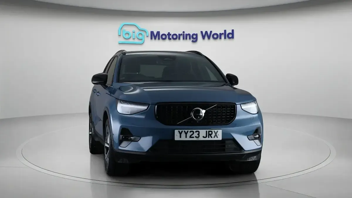 Used Volvo XC40 Ultimate 2023 Blue SUV