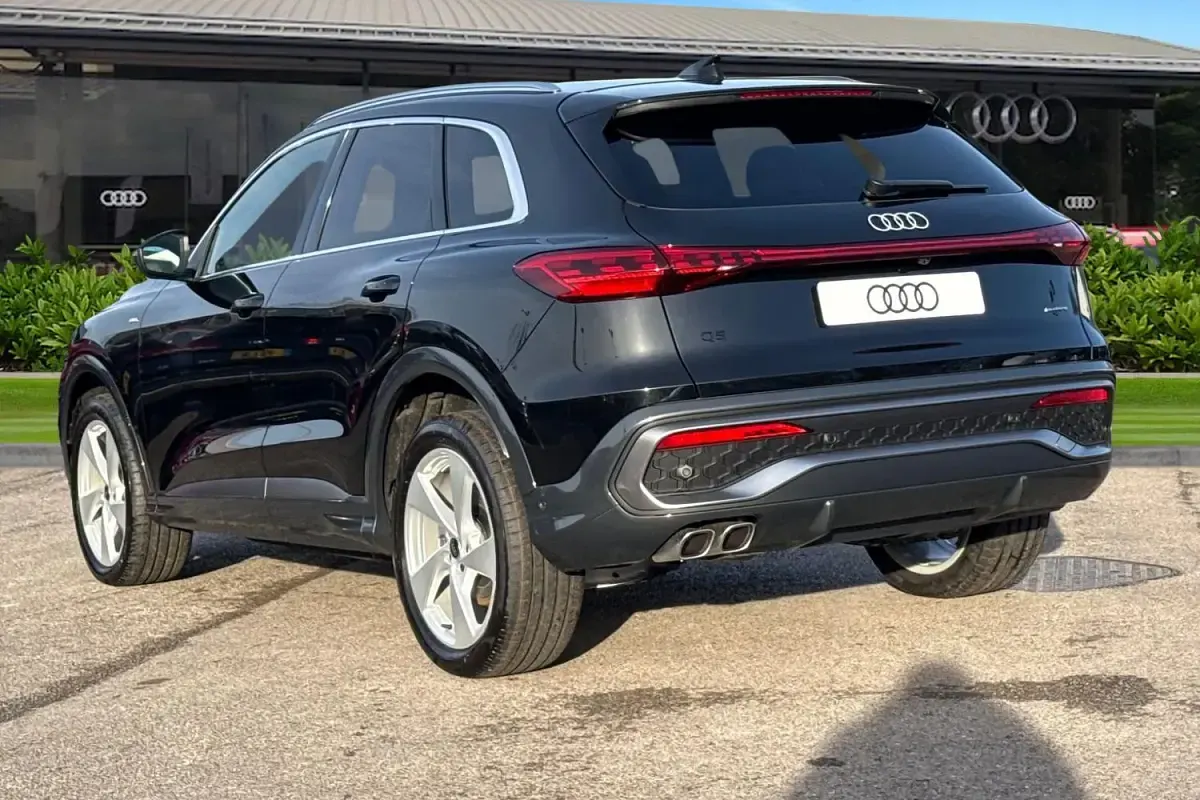New Audi Q5 S-Line 204 HP (150 kW) 2026 Black SUV