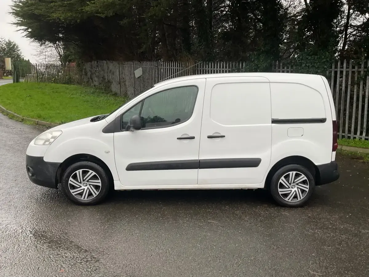 Usado Peugeot Partner S 2014 Branco Monovolume