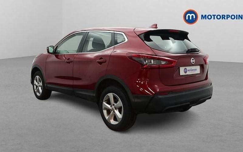 Used Nissan Qashqai Acenta Premium 140 HP (102 kW) 2019 Red SUV