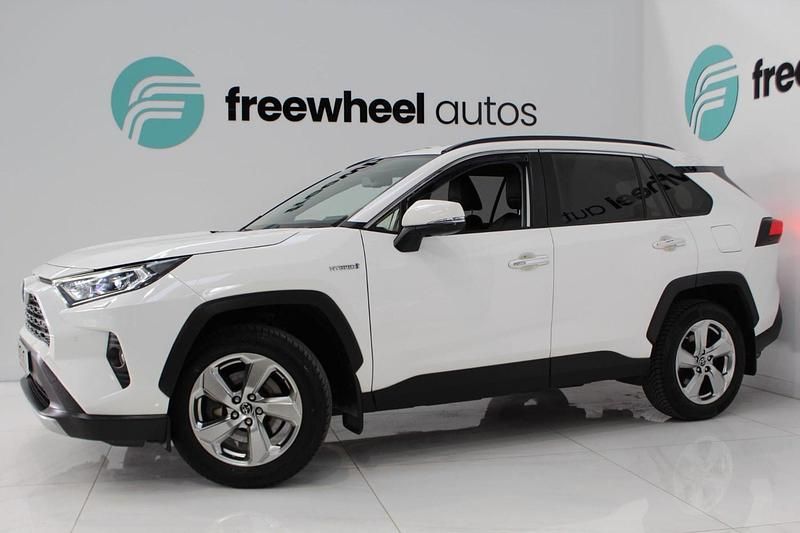 Used Toyota RAV4 2019 White SUV