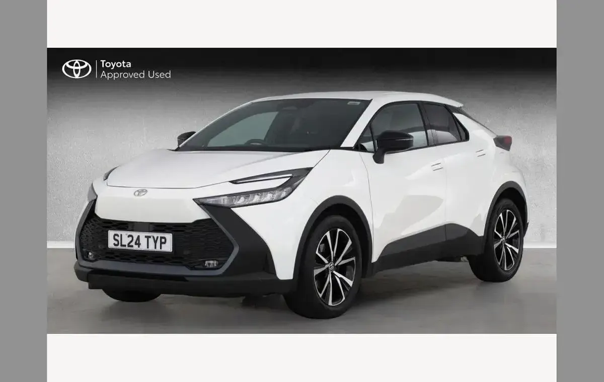 Used Toyota C-HR Design 138 HP (101 kW) 2024 White SUV