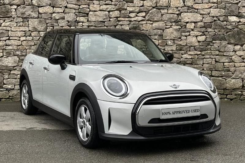 Used Mini Cooper Classic 134 HP (98 kW) 2022 Silver Hatchback