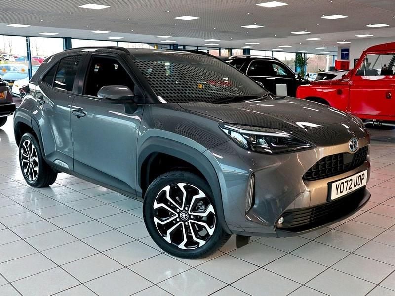 Decuma grey Used 2023 Toyota Yaris Cross Design SUV | £20,289 (Good price) - Image 1/4