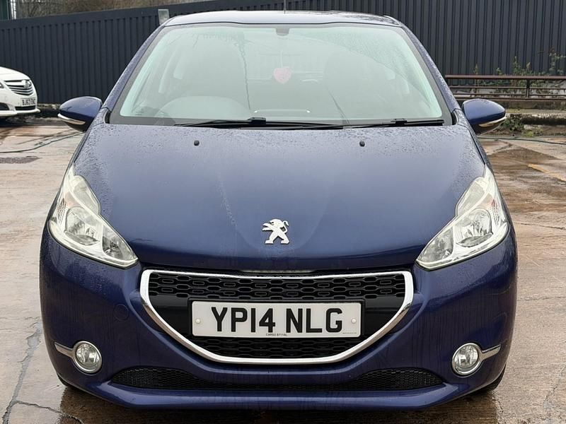 Used Peugeot 208 Active 115 HP (84 kW) 2014 Blue Hatchback