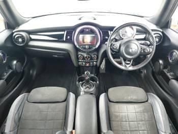 Second-hand Mini John Cooper Works 231 CP (169 kW) 2019 Alb Hatchback
