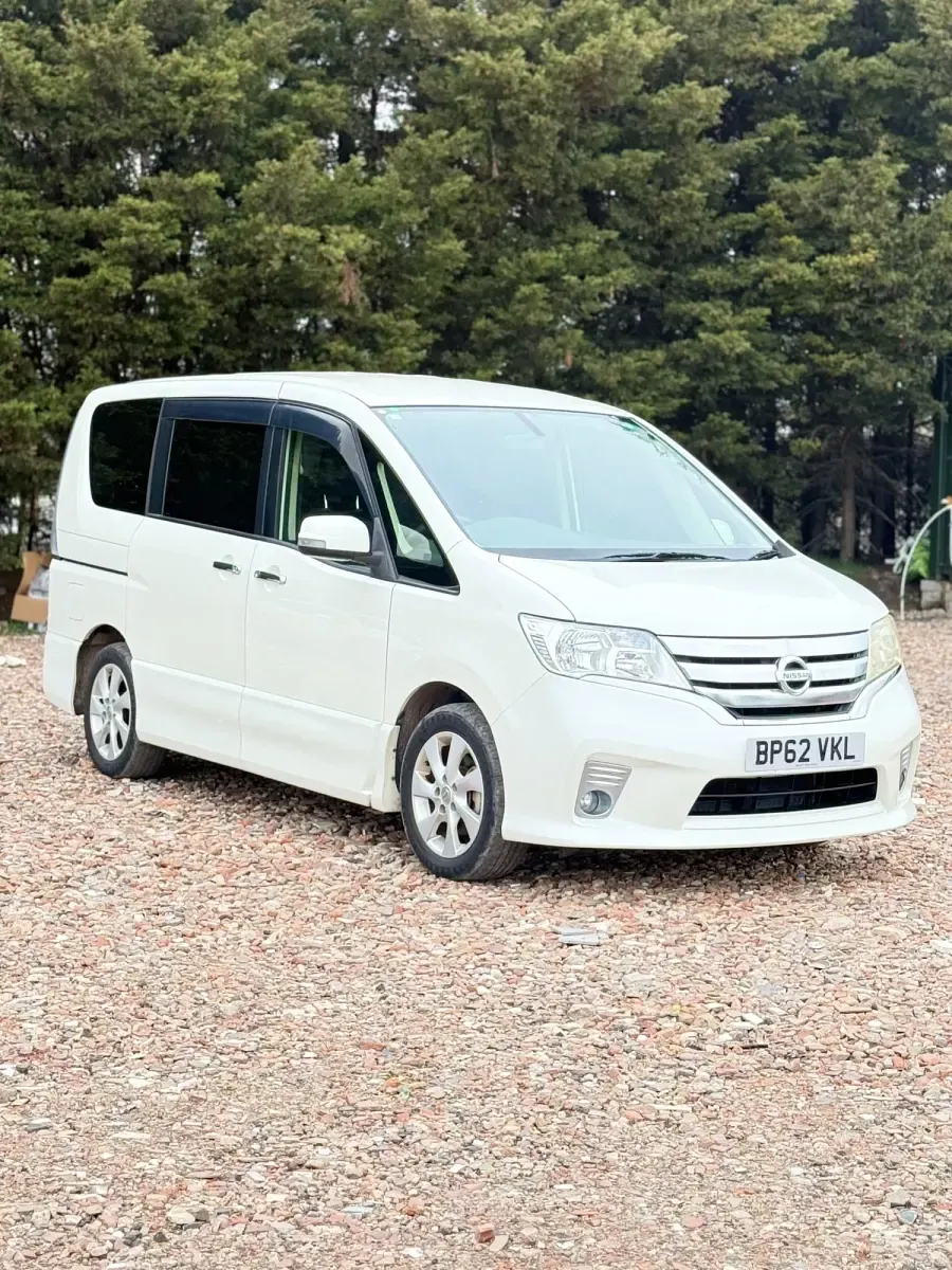 Usado Nissan Serena 2012 Blanco Monovolumen