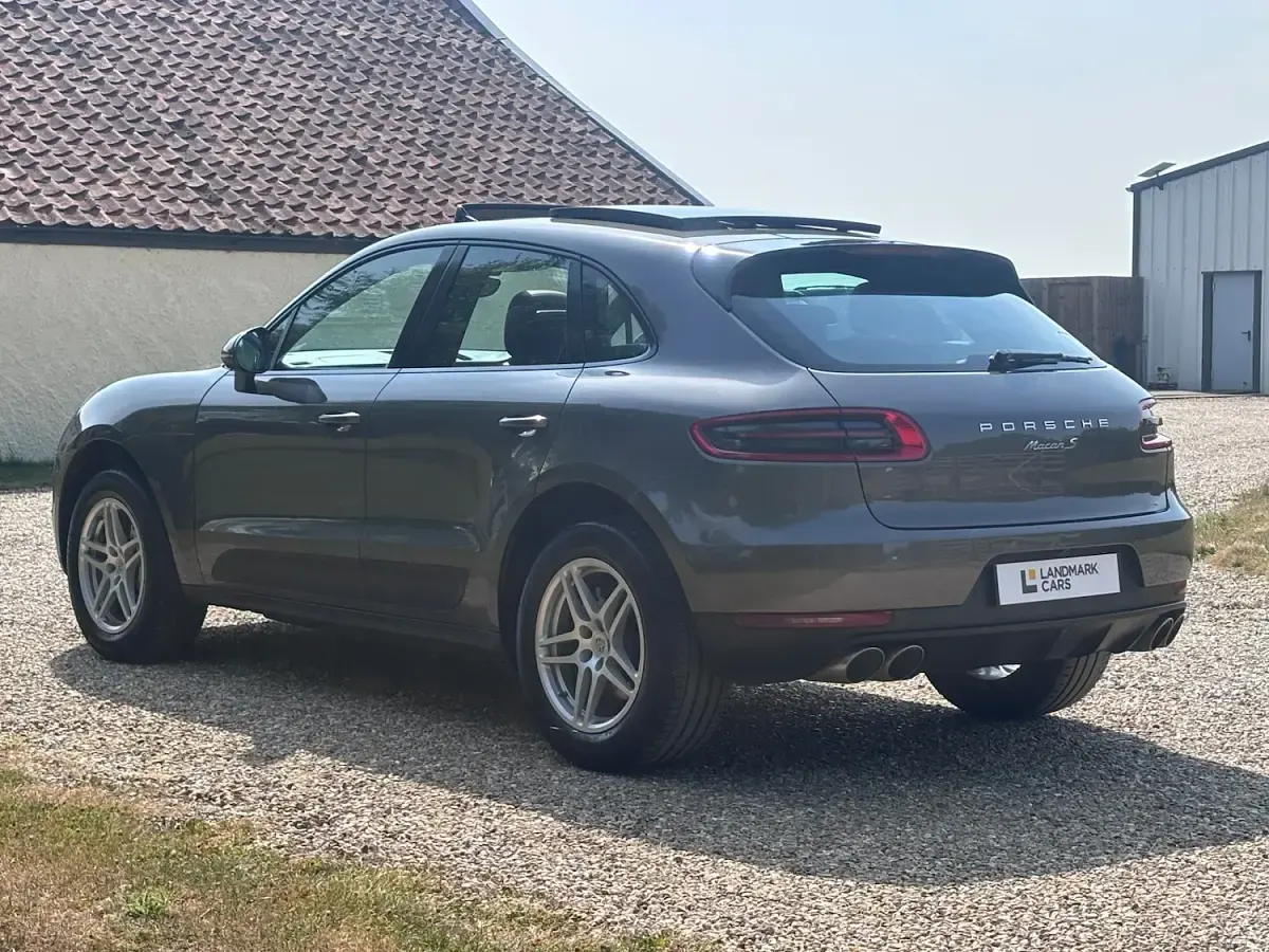 Used Porsche Macan S Diesel 258 HP (189 kW) 2017 Grey SUV