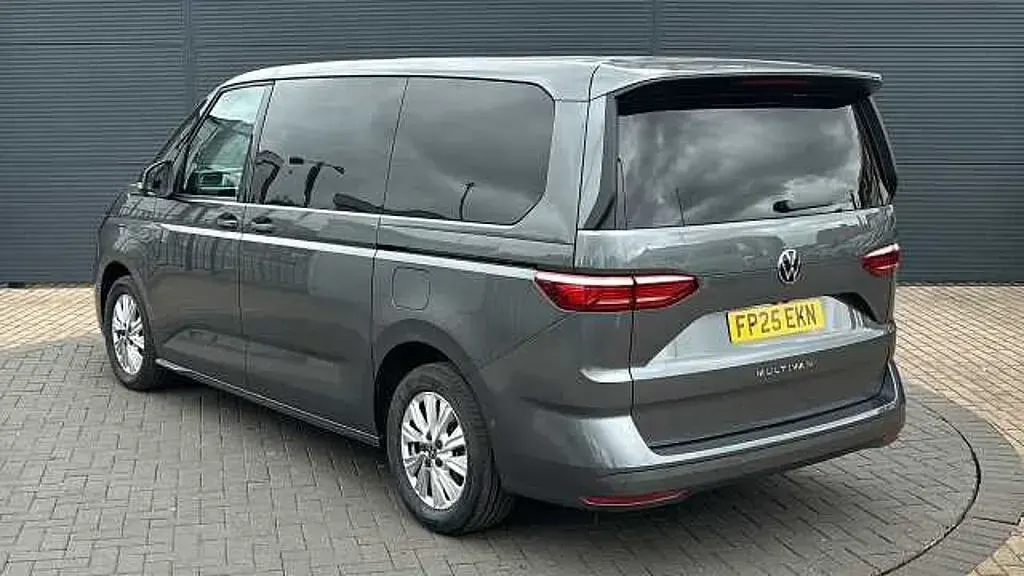 Used VW Multivan Life 150 HP (110 kW) 2025 Grey MPV