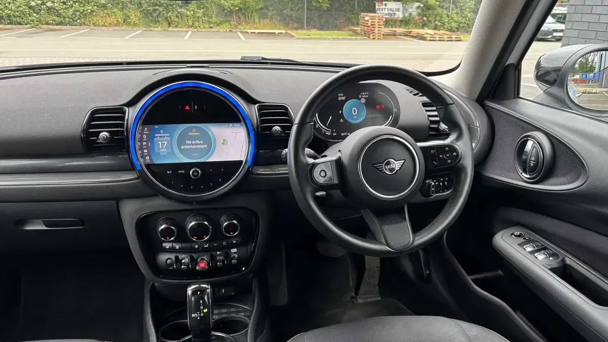 Used Mini Cooper Clubman Classic 134 HP (98 kW) 2023 White Estate