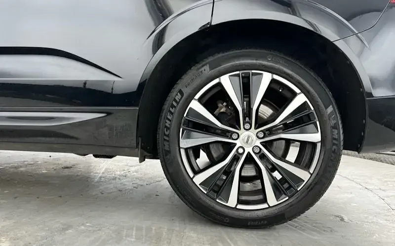 Used Volvo XC60 Plus 197 HP (144 kW) 2022 SUV