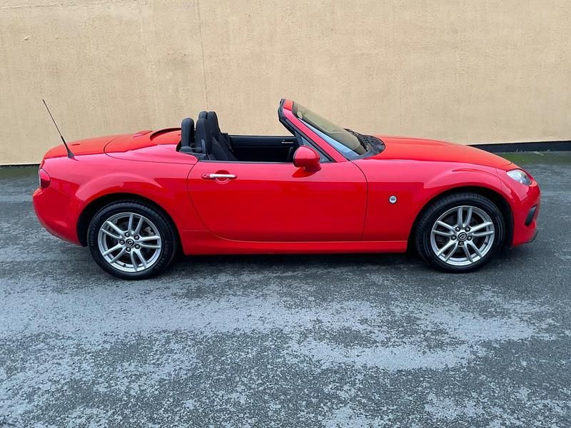 Usado Mazda MX5 126 HP (92 kW) 2014 Vermelho Cabrios