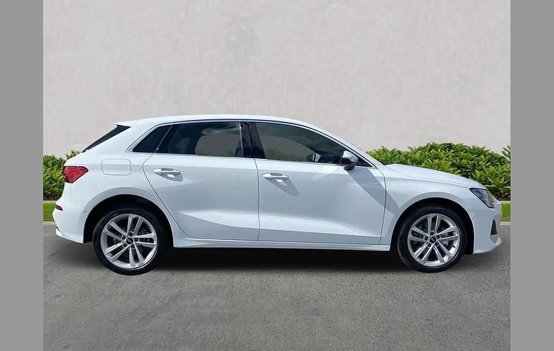 Used Audi A3 e-tron Sport 200 HP (147 kW) 2025 White Hatchback
