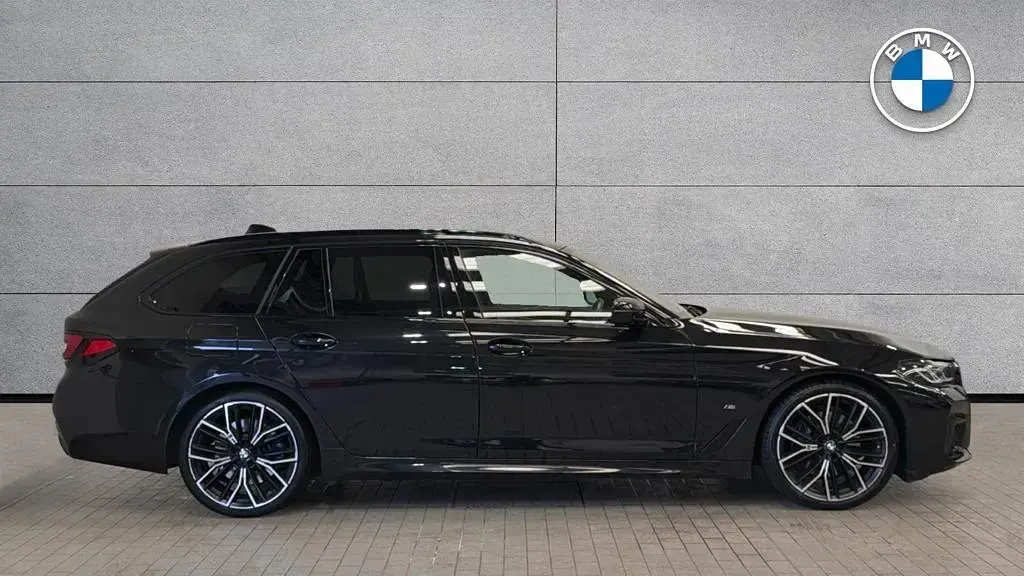 Used BMW 520 M Sport 187 HP (137 kW) 2023 Black Estate